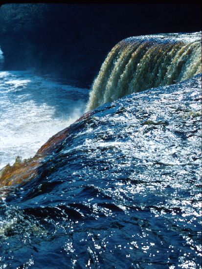  Tahquamenon Falls - top